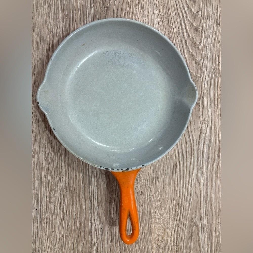 Vintage Descoware Cast Iron Skillet Orange Cream Enamel Belgium ~9" Mid Century - Picture 4 of 11